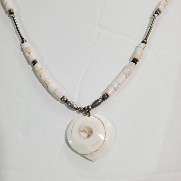 Vintage Shell Heart & Silvertone necklace barrel clasp Hawaiian - Picture 7 of 8